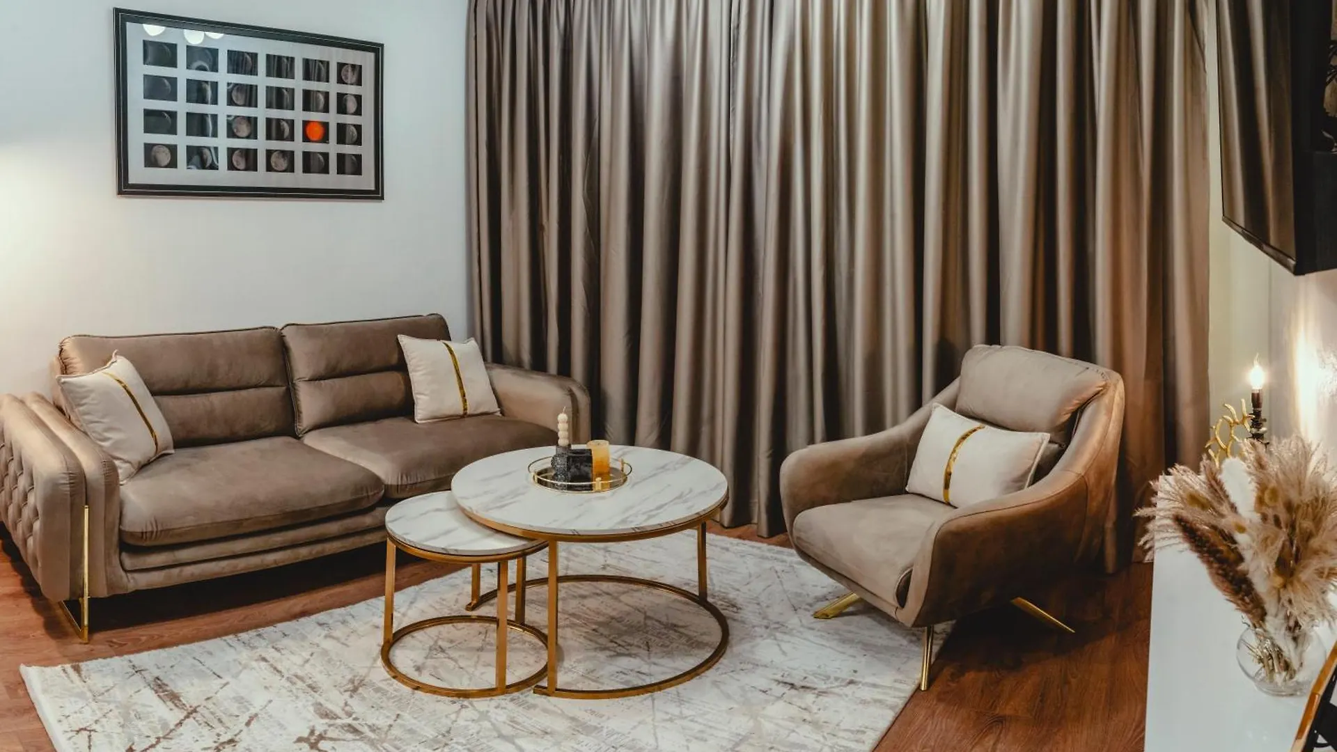 Elegant Living Apartment 2 Sofía